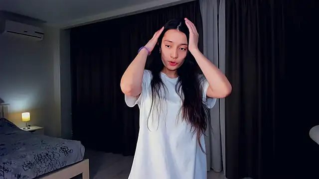 ReynaRhew's Live XXX Chat