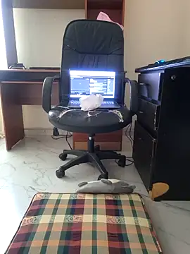 Ally-cutee Chat XXX live