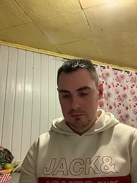 Rowing199456 即時 XXX 聊天