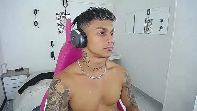 Chat XXX Live Leonard_Price