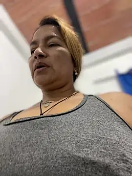 Chat XXX en directo de Jlo_69