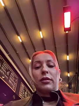 VikaBunny1 即時 XXX 聊天