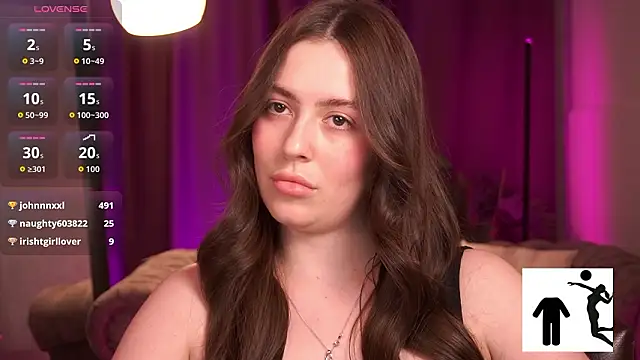 Онлайн чат XXX EmiliyaRoude