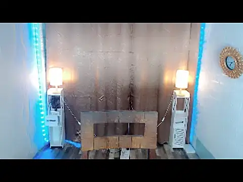 LauraSoHot's Webcam Show