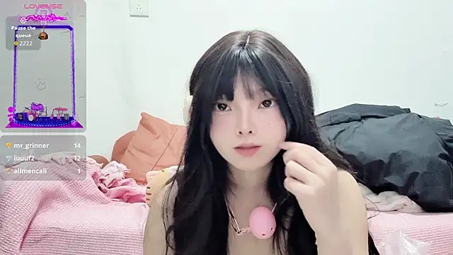 QQ88-99 Live XXX Chat