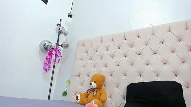 Holly_Sly: απευθείας συνομιλία ΧΧΧ