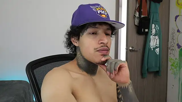 trieone – Live XXX-chat