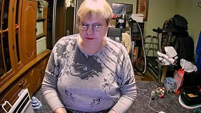 LOLA8888's Live XXX Chat