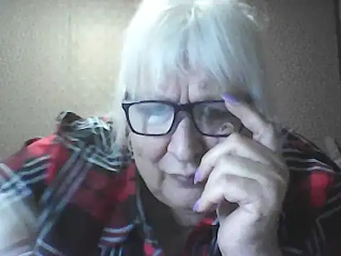 Alexia64231: онлайн-секс-чат