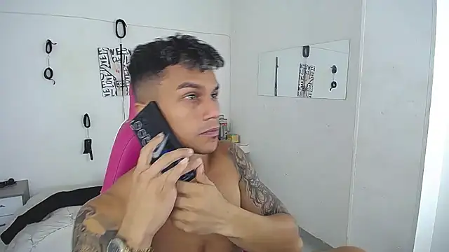 Leonard_Price 라이브 XXX 채팅