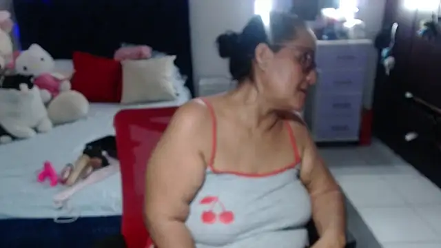 pervert_mommy_'s Live XXX Chat