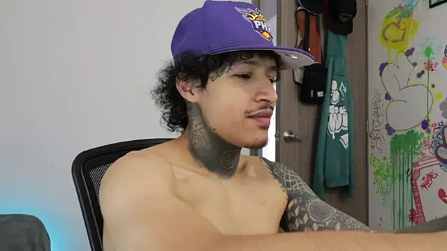 trieone: απευθείας συνομιλία ΧΧΧ