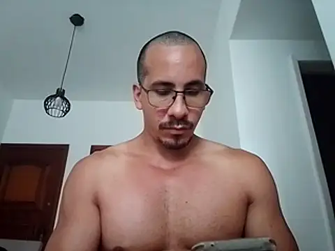 Pokazy przed kamerką – AndresBrazil