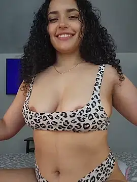 Lucy_Marin: онлайн-секс-чат