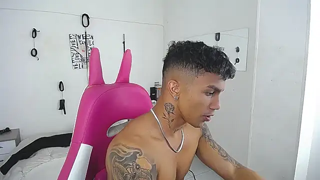 Chat +18 de Leonard_Price ao vivo