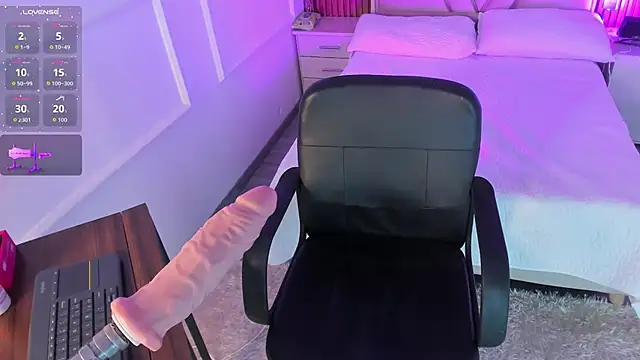 Emmapeetite's Live XXX Chat