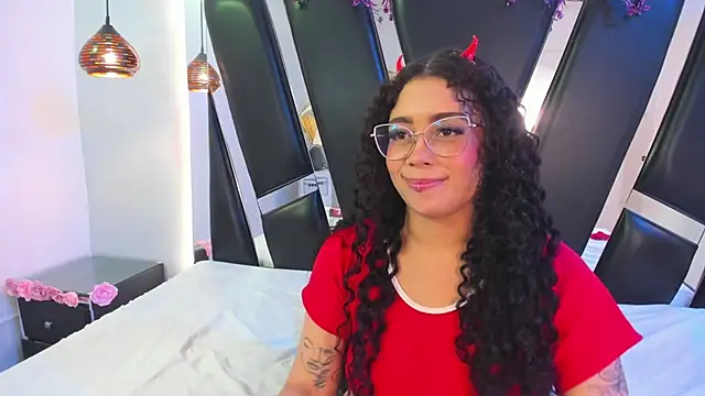 antonelllepiercee: онлайн-секс-чат