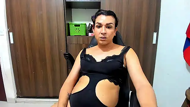 miss_bigcockts Live XXX-chat