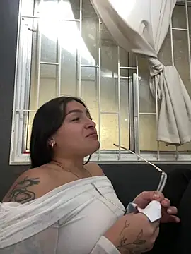 Czat XXX na żywo – Alyha_Cortes