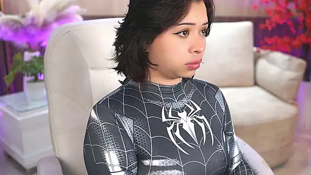 IzisLustn Live XXX chat