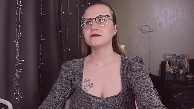 دردشة MissBrightShine الجنسية المباشرة