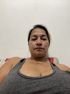 Jlo_69: онлайн-секс-чат