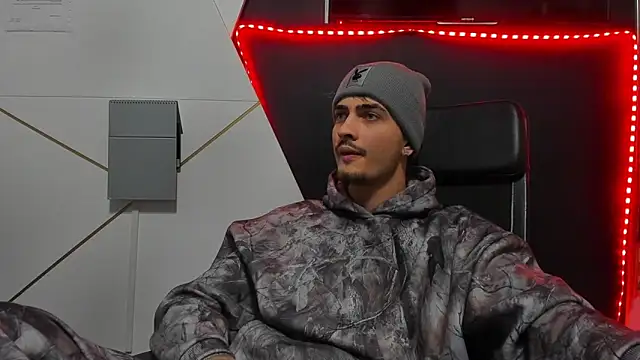 BrandonTate Adlı Modelin Canlı XXX Sohbeti