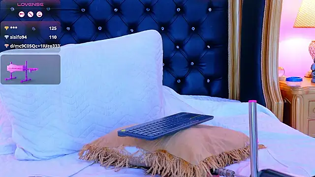 AdelinaVansのウェブカメラショー