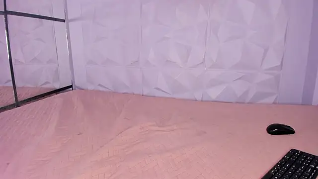 _LittleLia Chat XXX in diretta