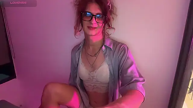 AlicePinkheadのウェブカメラショー