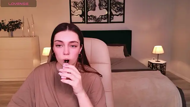 DaniellaLovely: онлайн-секс-чат