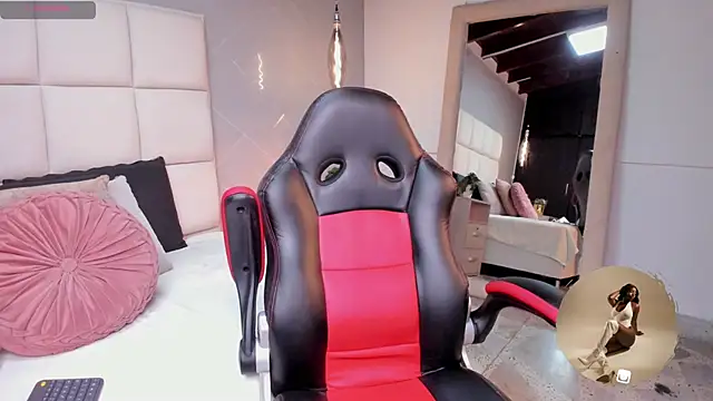 SaraMonroe1 Adlı Modelin Web Kamerası Şovu