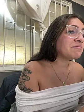 Alyha_Cortes' Live XXX Chat