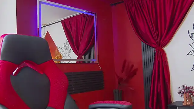 Maylu_Fox's Webcam Show