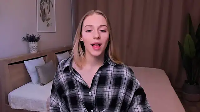 sassy_cutie Adlı Modelin Web Kamerası Şovu