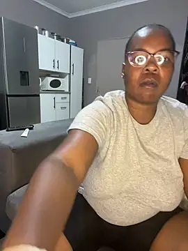 SweetCandy84: διαδικτυακό σόου στην κάμερα