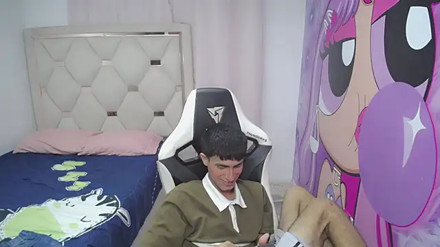 Akyra_latinn Webcam show