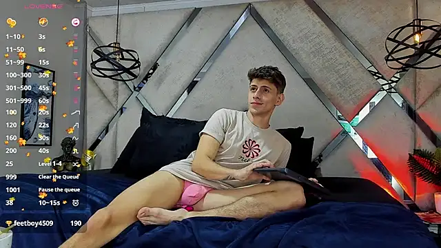 Jasper__jones: διαδικτυακό σόου στην κάμερα