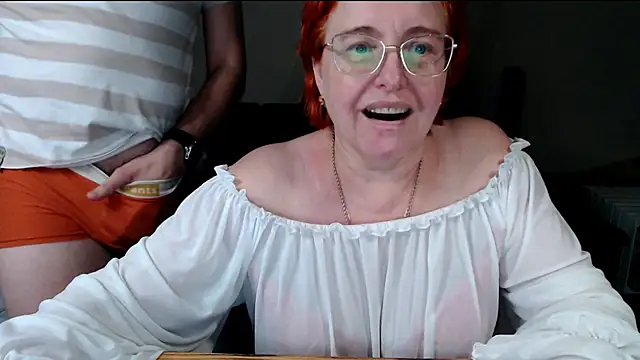 JoannaAndNeighbour: онлайн-секс-чат