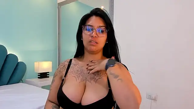 sharlott18 Live XXX-Chat