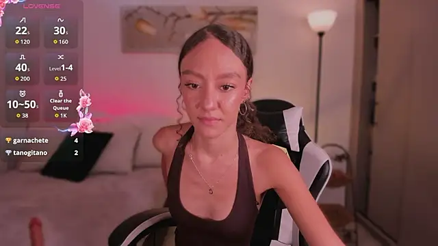 ChloeMoreti Chat XXX live