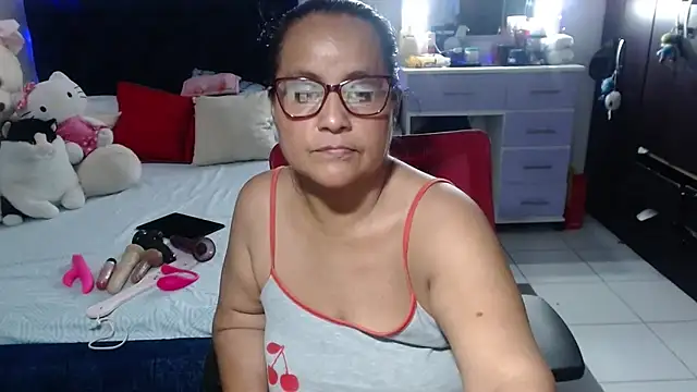 pervert_mommy_'s Live XXX Chat