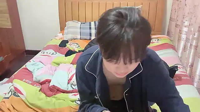 junnan001 élő XXX-chatje