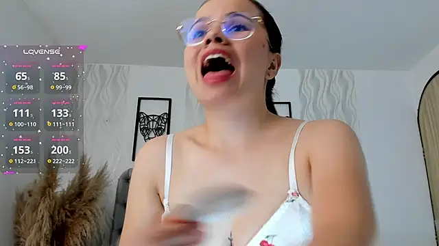 Kath_latorre Adlı Modelin Canlı XXX Sohbeti