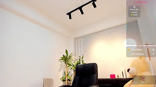 lily_cash1のライブXXXチャット