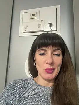 LadyLuxLover Adlı Modelin Canlı XXX Sohbeti