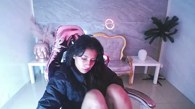 serabella_s Adlı Modelin Canlı XXX Sohbeti