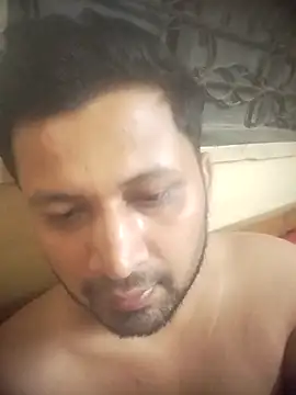 Pravin9562 Adlı Modelin Canlı XXX Sohbeti