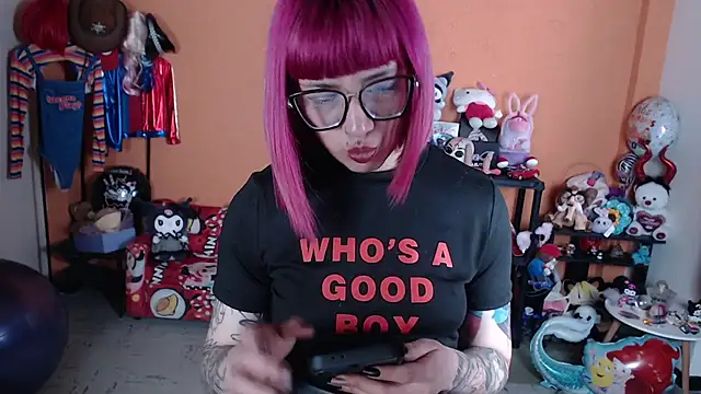 MissMiia2: απευθείας συνομιλία ΧΧΧ