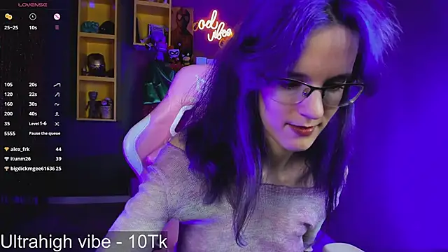 AuraLaunni Live XXX Chat